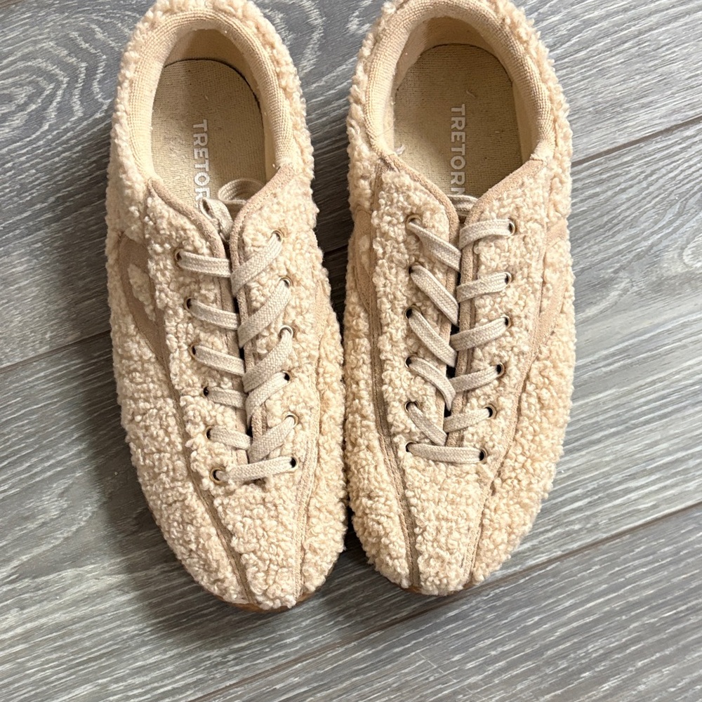 Tretorn Women's Tan Fleece Sneakers